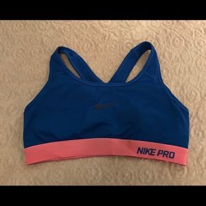 Nike Classic Padded Sports Bra